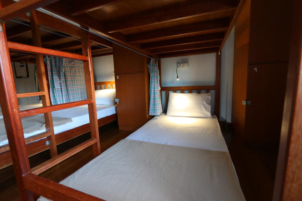 Chanchala Cafe & Hostel Hua Hin Exterior photo