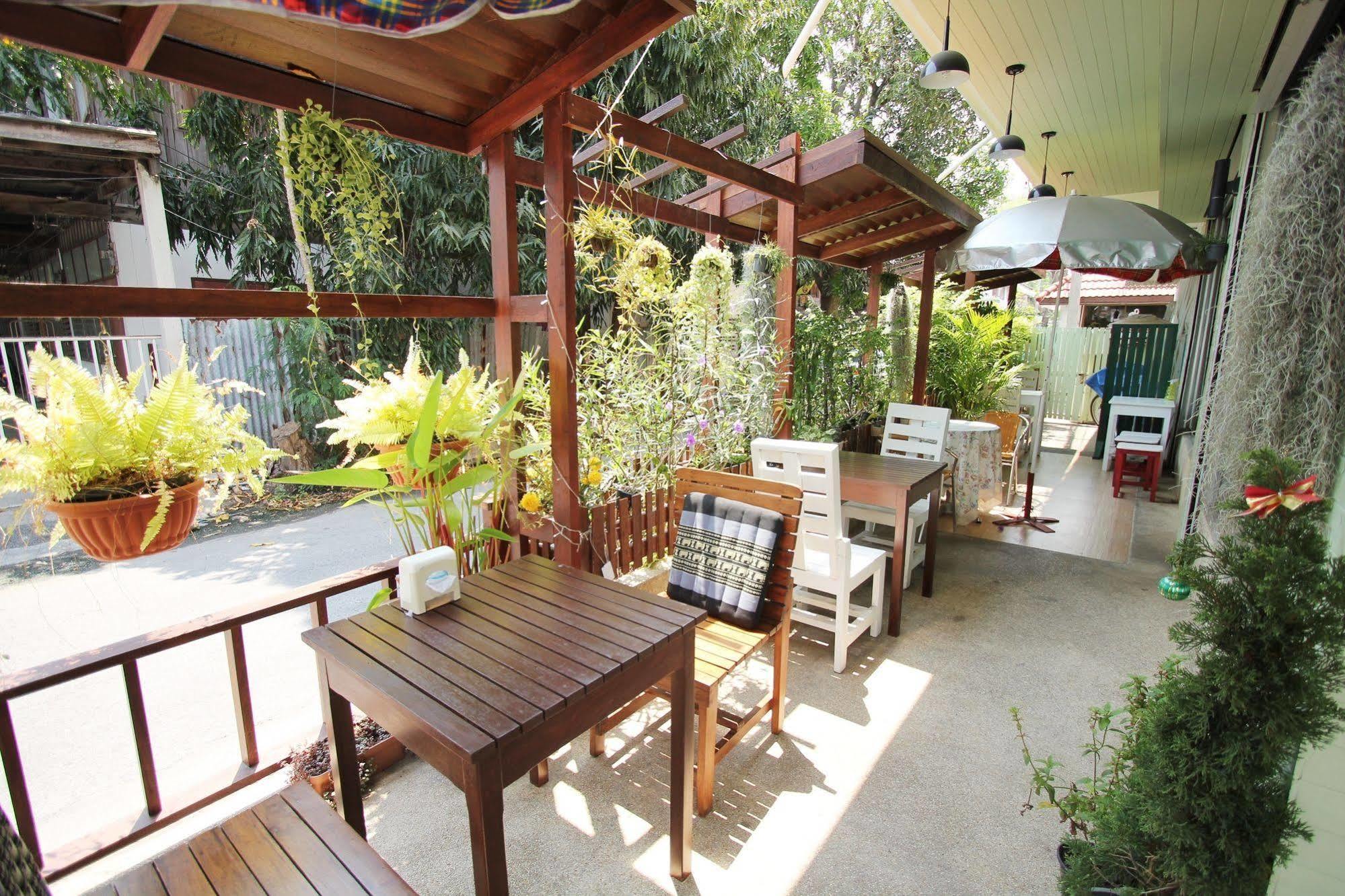 Chanchala Cafe & Hostel Hua Hin Exterior photo